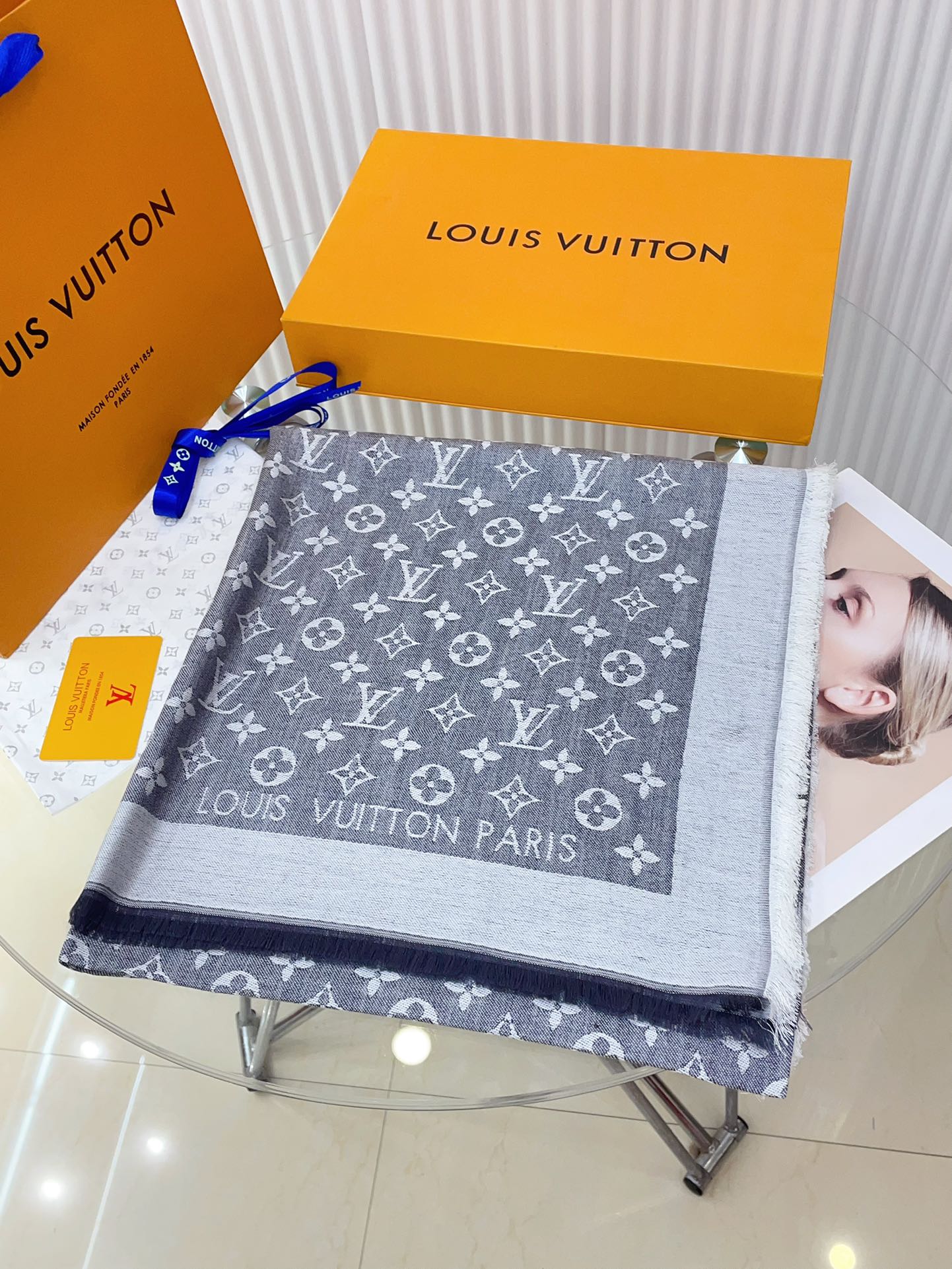 LV Monogram Denim Shawls M70804 Pearl Grey